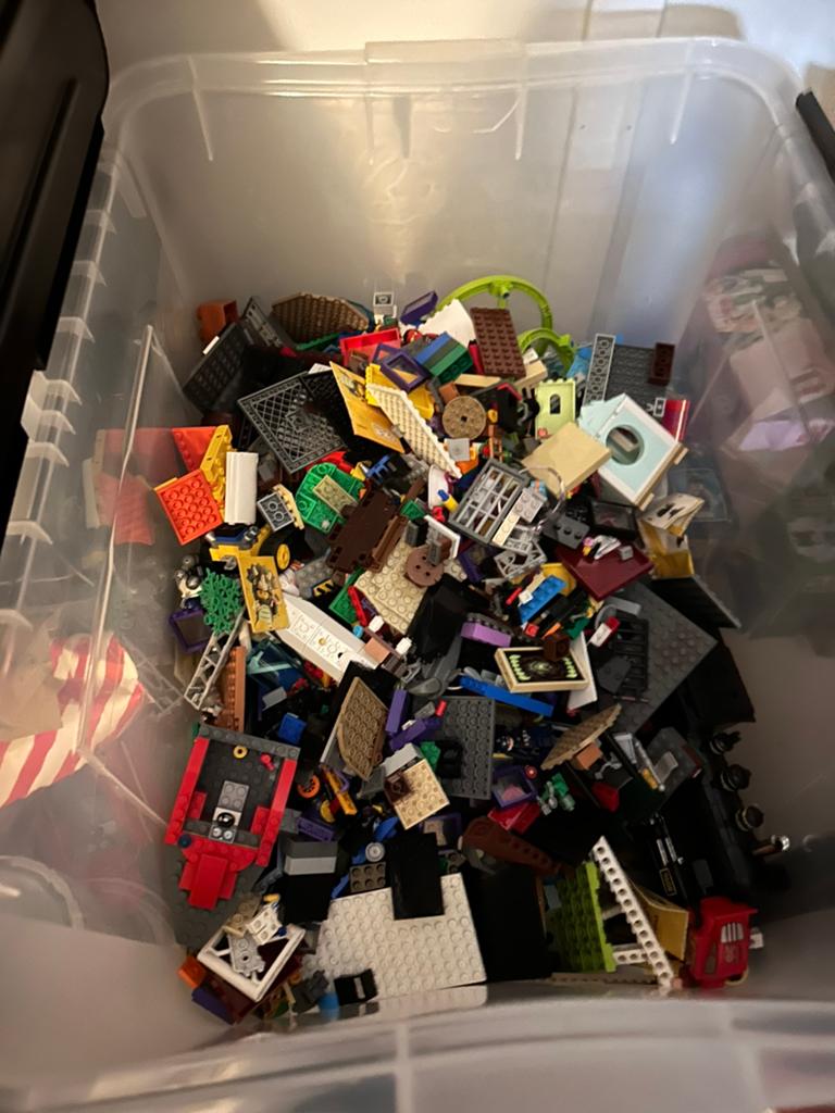 Lego bak, Ophalen