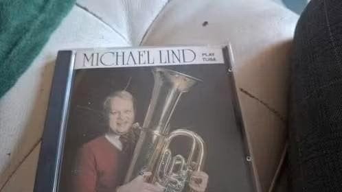 Michael Lind - Play Tuba CD, Ophalen of Verzenden, Modernisme tot heden, Zo goed als nieuw, Orkest of Ballet