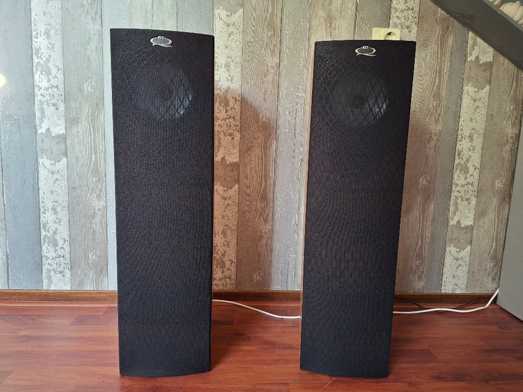 Kef Q35.2 luidsprekers, Ophalen, Vloerstaande luidspreker, Zo goed als nieuw, 60 tot 120 watt