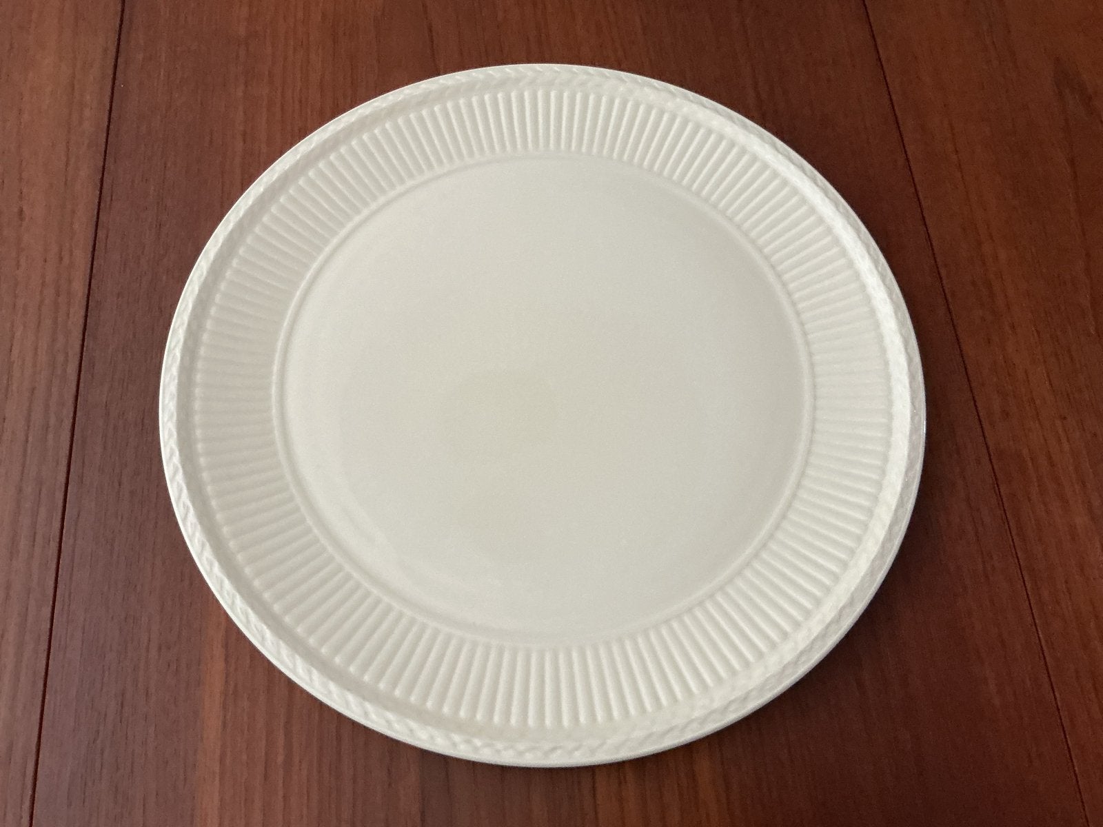 Wedgwood Edme serveerschaal/gebaksschaal - 33 cm, Klassiek, Ophalen of Verzenden, Schaal of Schalen, Zo goed als nieuw