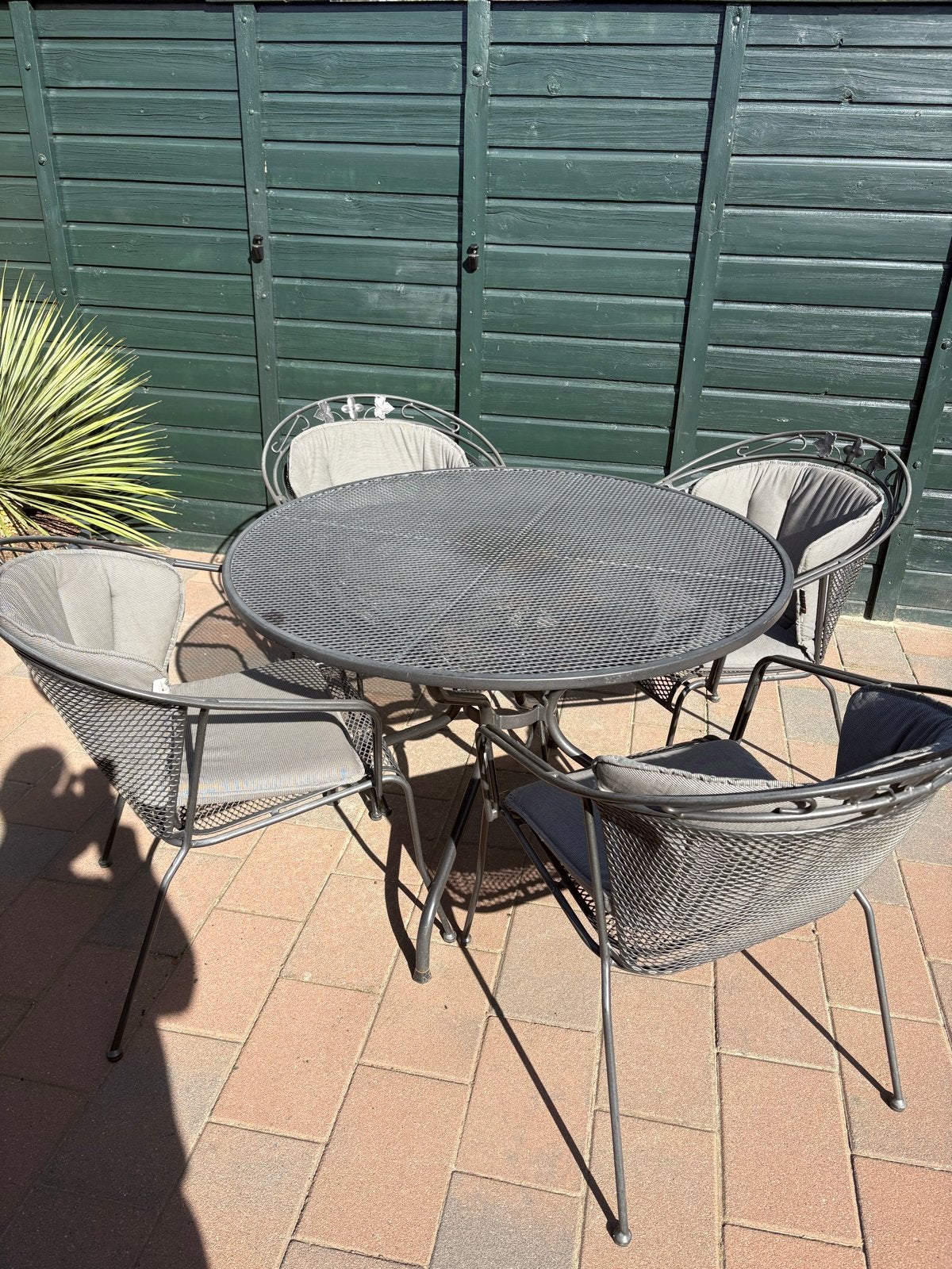Metalen tuinset met 4 stoelen en ronde tafel, Tuin en Terras, Ophalen, Gebruikt, Eettafel, Tuinset