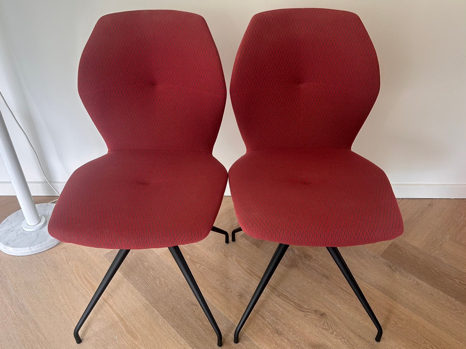 2x Mobitec Mood #91 design kamerstoelen  bordeaux/donkerrood, Ophalen, Twee, Zo goed als nieuw, Stof