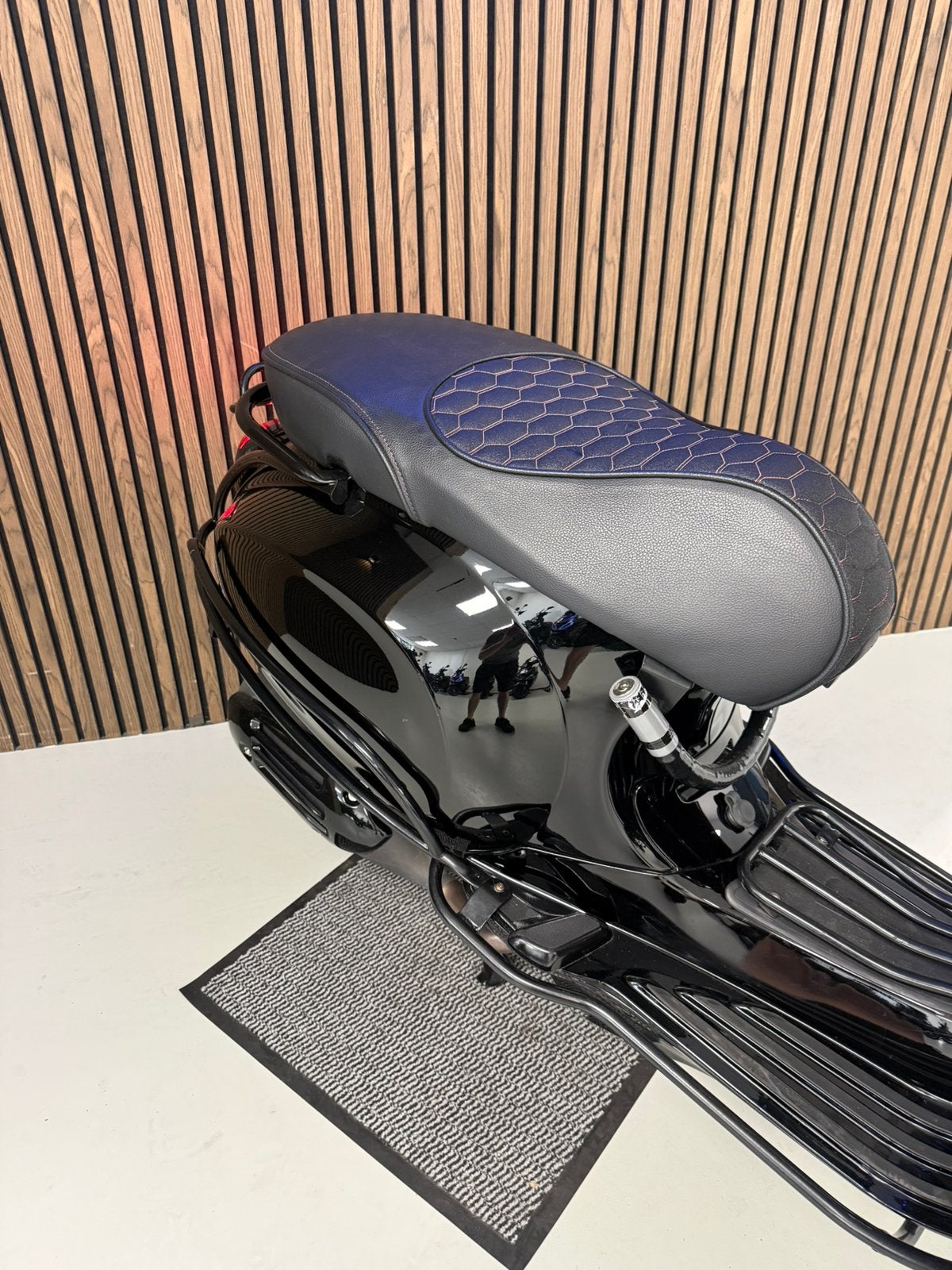 Vespa Sprint Black on Black|2023|6403Km|Brom|Full Option, Ophalen, Zo goed als nieuw, Benzine, Overige modellen
