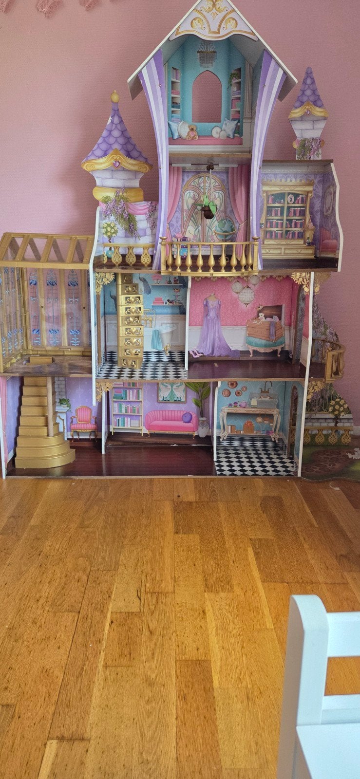 Groot en gedetailleerd poppenhuis met meubels, Ophalen, Zo goed als nieuw, Poppenhuis