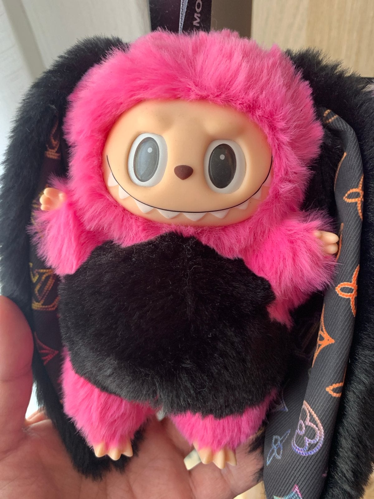 Roze Pluche Knuffel met LV Oortjes, Overige merken, Overige typen, Zo goed als nieuw, Met kleding of accessoire