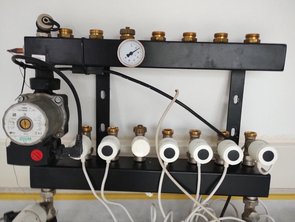 Vloerverwarming verdeler 7 zones met Danfoss regelaar, 30 tot 80 cm, Gebruikt, Overige typen, Ophalen of Verzenden
