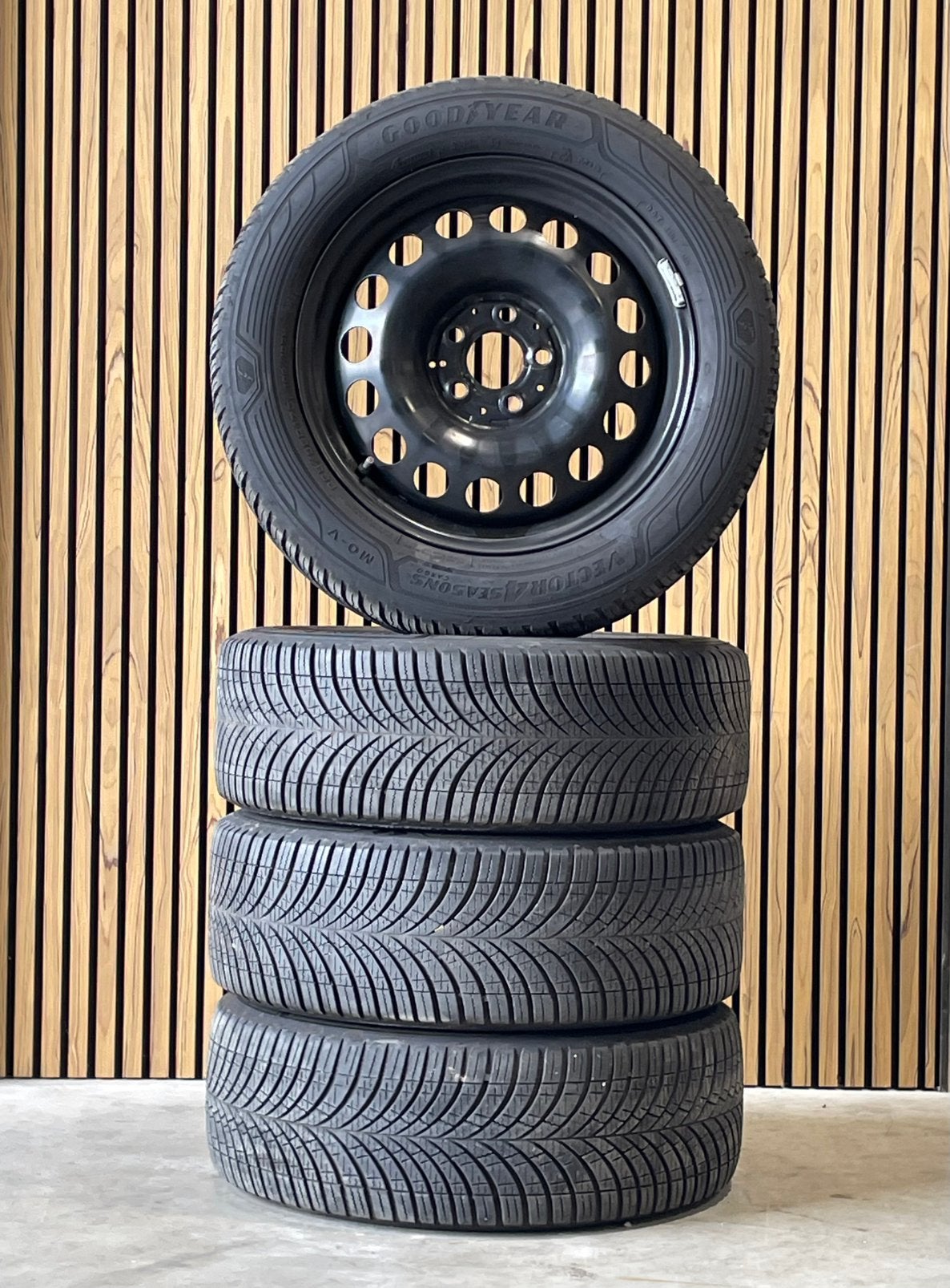 17 inch Mercedes Vito v-Klasse 4 seasons Goodyear, Ophalen, Banden en Velgen, 17 inch, All Season