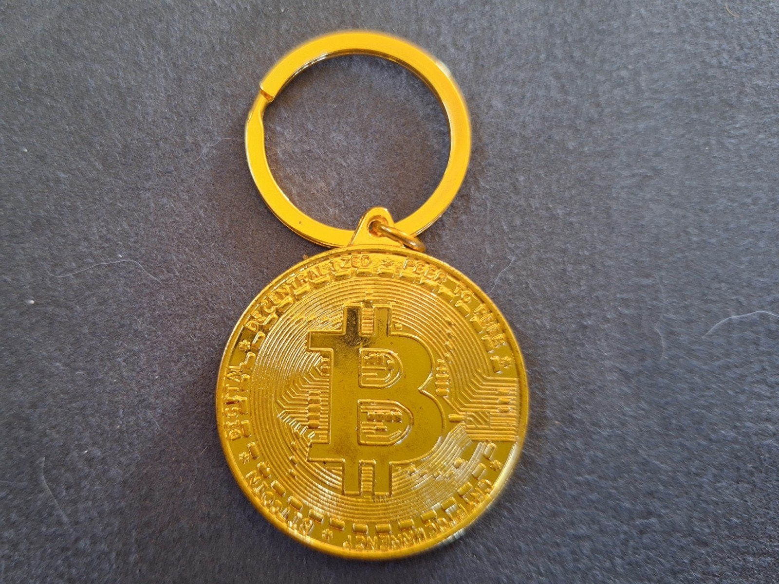 grote vergulde bitcoin sleutelhanger, Ophalen of Verzenden, Zo goed als nieuw