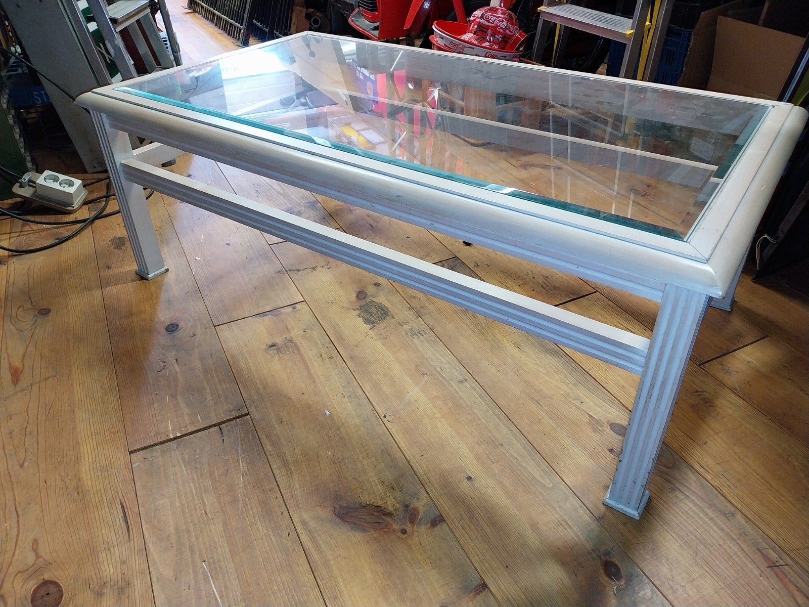 Vintage Pierre Vandel Salontafel - Wit Frame & geslepen Glas, Ophalen, Gebruikt, 100 tot 150 cm, Victoriaans