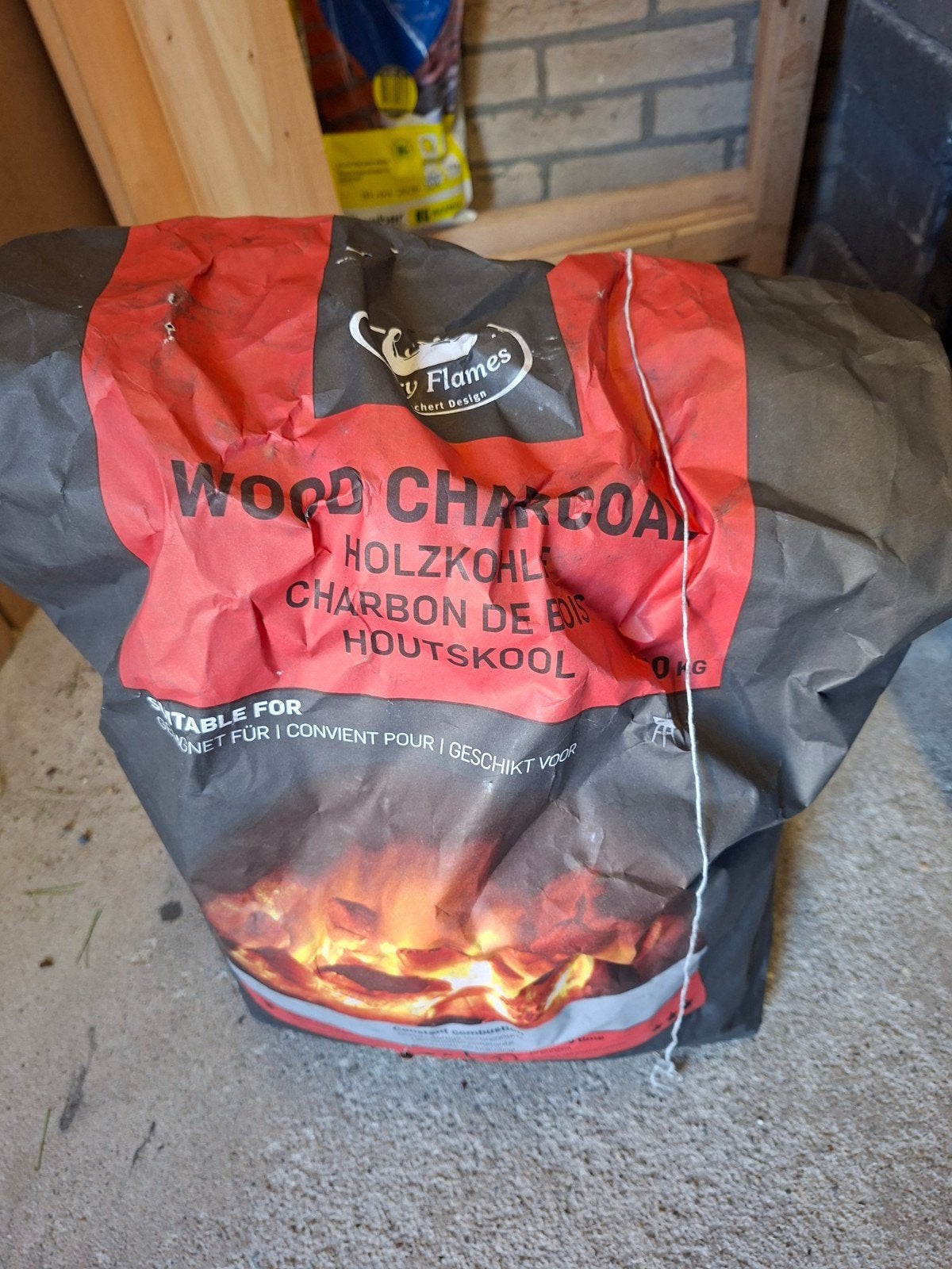 Gratis af te halen: Zak houtskool (ca. 3 kg), Tuin en Terras, Haardhout, Ophalen