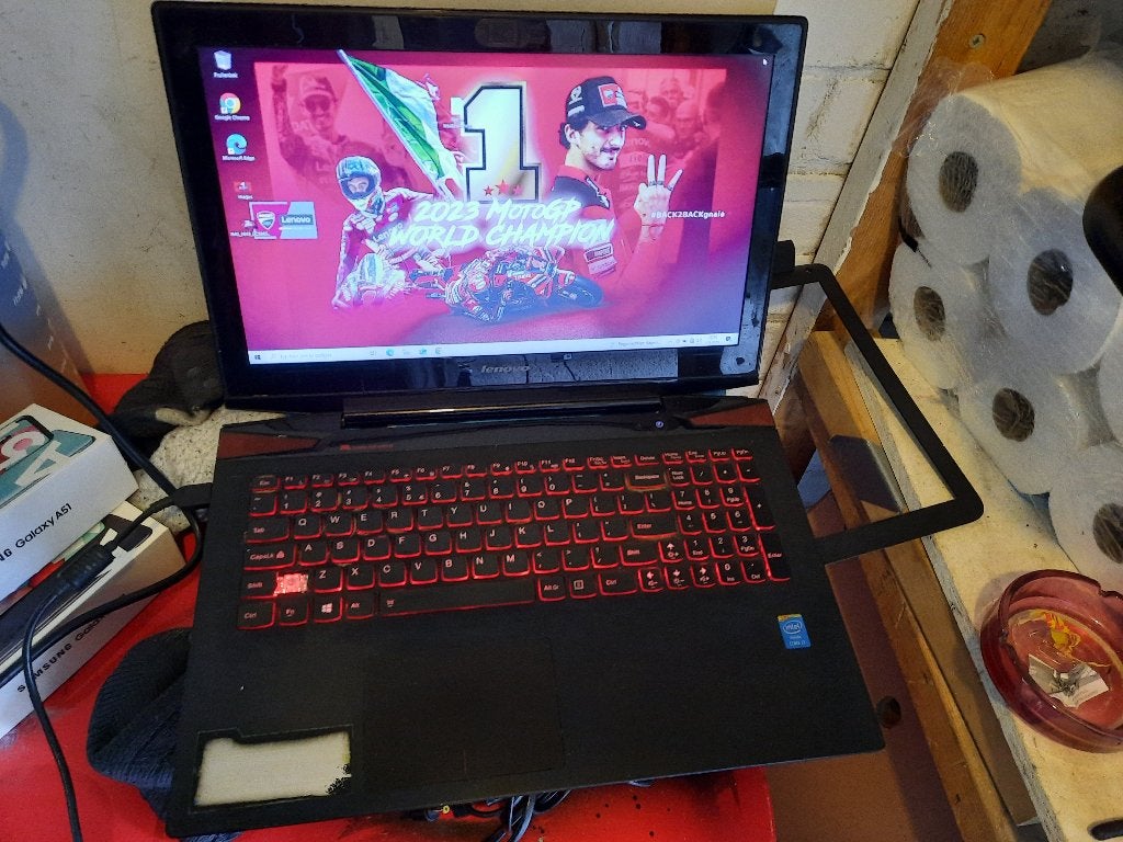 LENOVo i7 Oude GAME laptop verkoop defect, Computers en Software, Ophalen of Verzenden, 17 inch of meer, 2 tot 3 Ghz, HDD