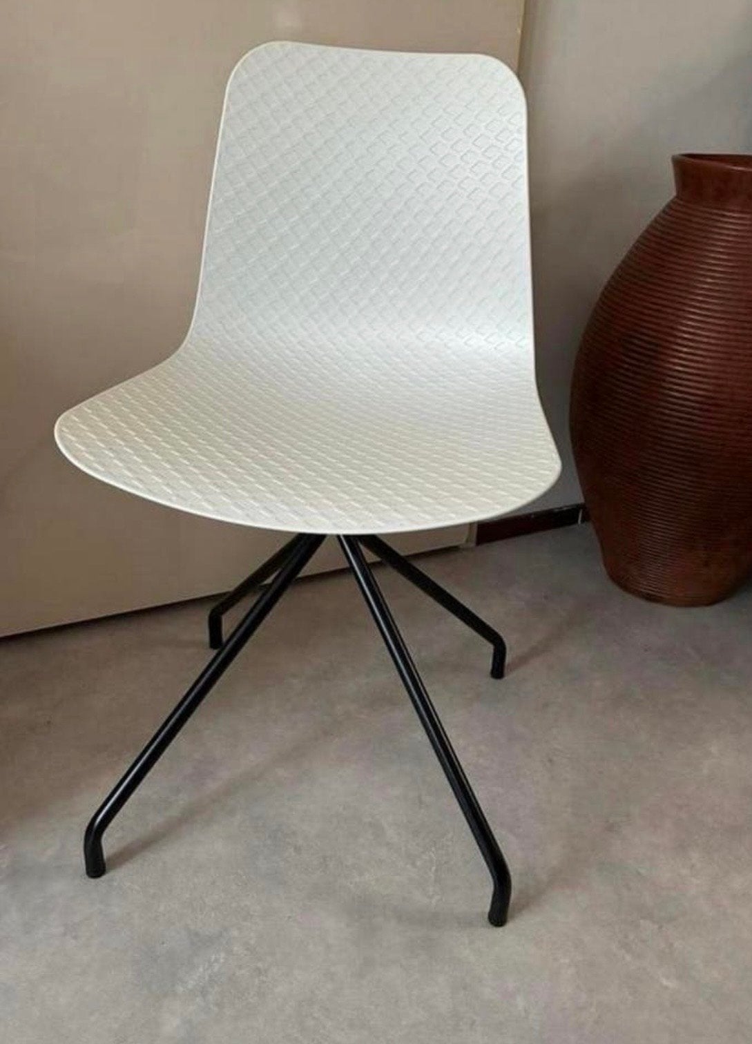 Woood  Eetkamerstoel Kuip (2st), Huis en Inrichting, Stoelen, Ophalen, Kunststof, Wit, Zo goed als nieuw