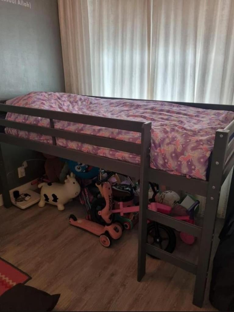 Leuke middenhoogslaper - Zo goed als nieuw!, Kinderen en Baby's, Kinderkamer | Stapelbedden en Hoogslapers, Ophalen