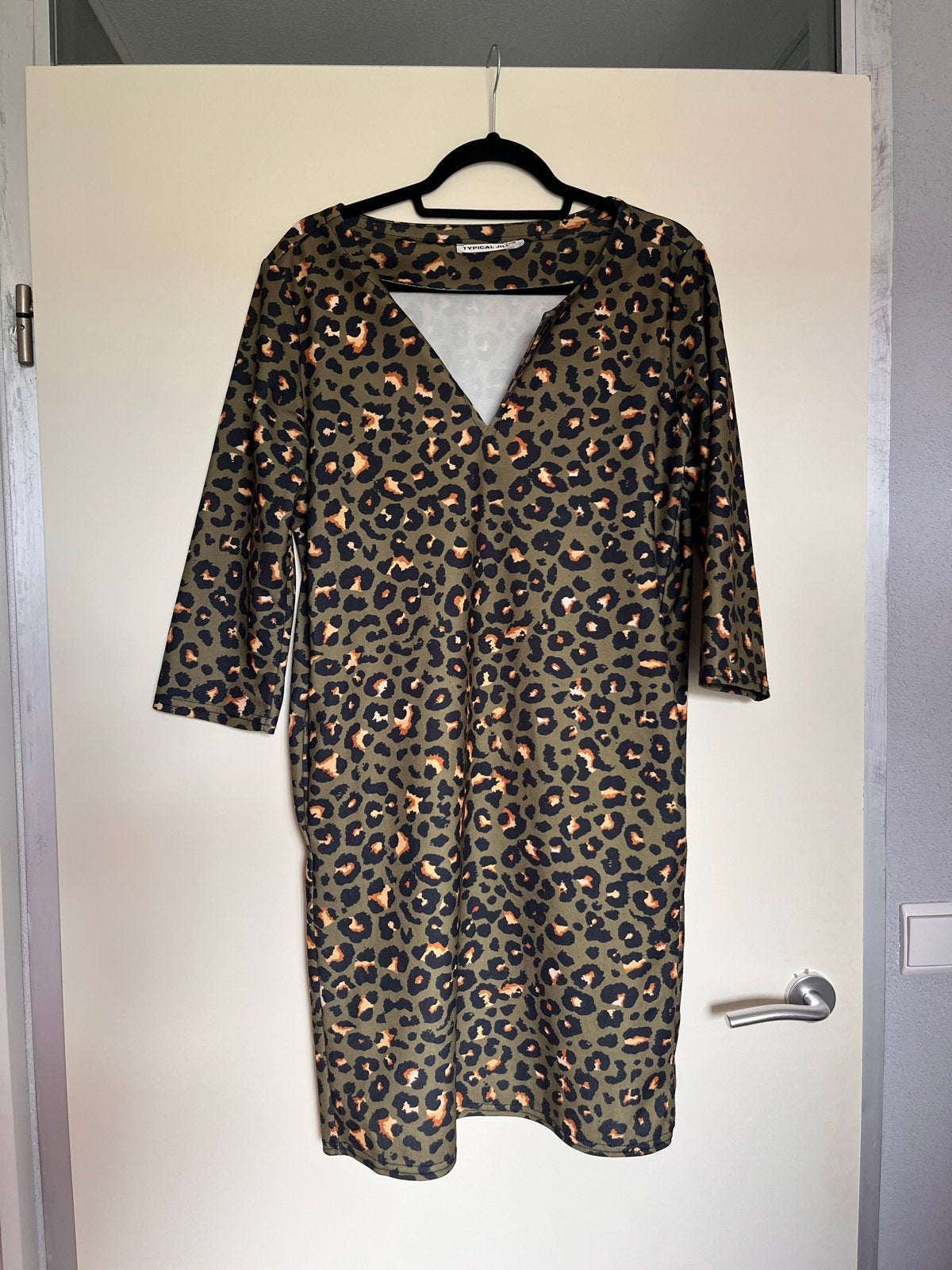 Typical Jill Jurk met Luipaardprint - Maat L, Kleding | Dames, Verzenden, Maat 42/44 (L), Zo goed als nieuw, Onder de knie
