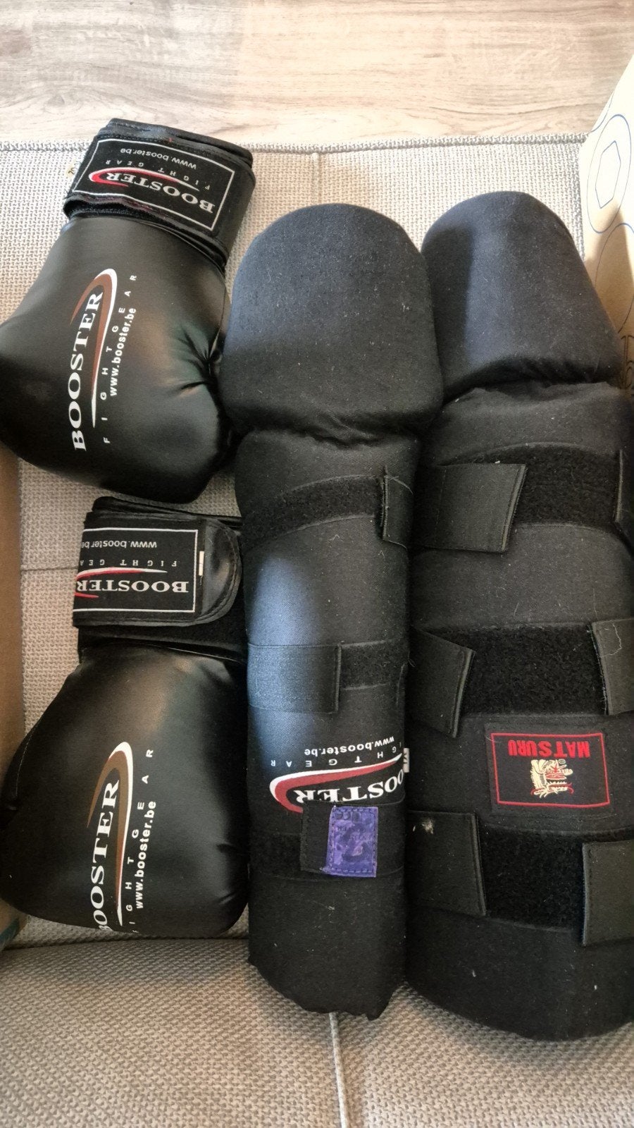 Complete kickboksset: Scheenbeschermers & Bokshands, Sport en Fitness, Ophalen of Verzenden