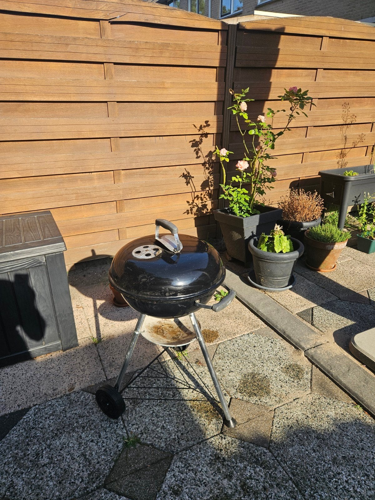 Gebruikte Webber Kettle 47cm houtskool barbecue met wielen, Tuin en Terras, Ophalen of Verzenden, Gebruikt