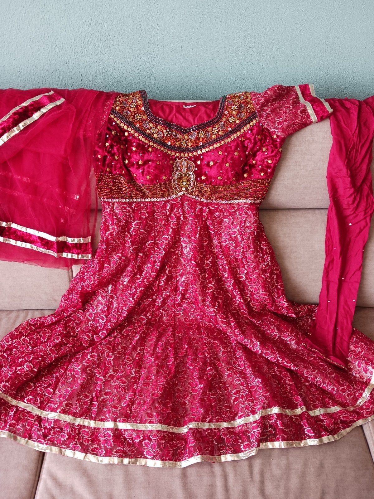 Mooie Salwar Kameez - Maat XS, Kleding | Dames, Carnaval, Ophalen of Verzenden, Zo goed als nieuw, Kleding