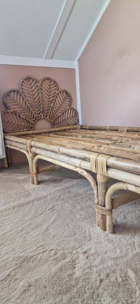 Rotan Boheem bed - keuze met of zonder matras, Ophalen, Eenpersoons, Bruin, Zo goed als nieuw
