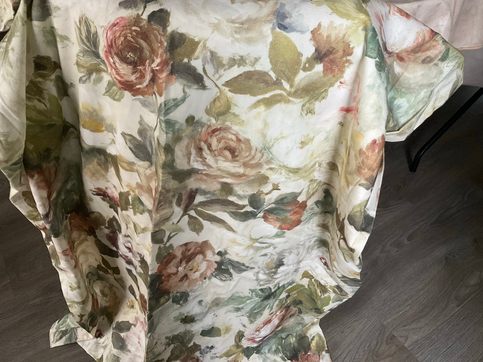 Overgordijnen met bloemenprint., Huis en Inrichting, Ophalen of Verzenden, Gebruikt, Beige, Overgordijn
