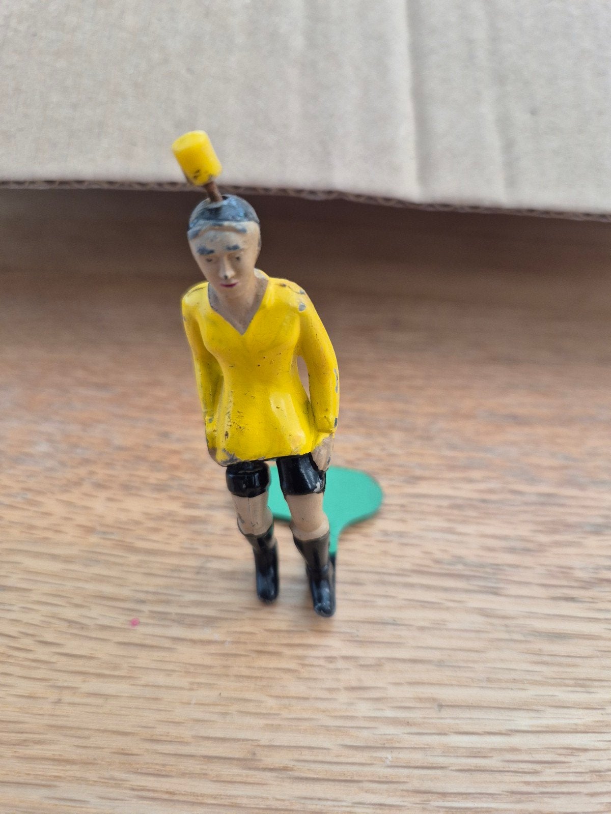 Oud ijzeren voetbal poppetje - beweegbaar, Ophalen of Verzenden, Gebruikt, Overige sporten, Beeldje of Poppetje