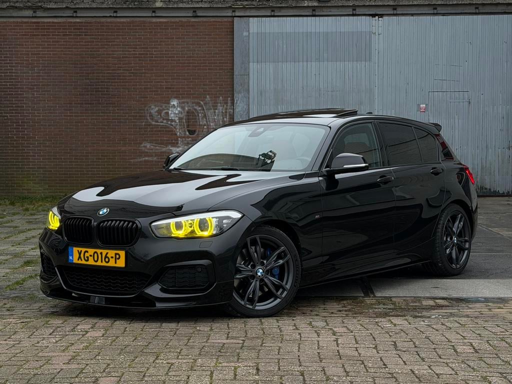 BMW 1-serie M140i NL | Xdrive | Eventuri | Vol opties, Auto's, Euro 6, Zwart, 75 €/maand, Vierwielaandrijving