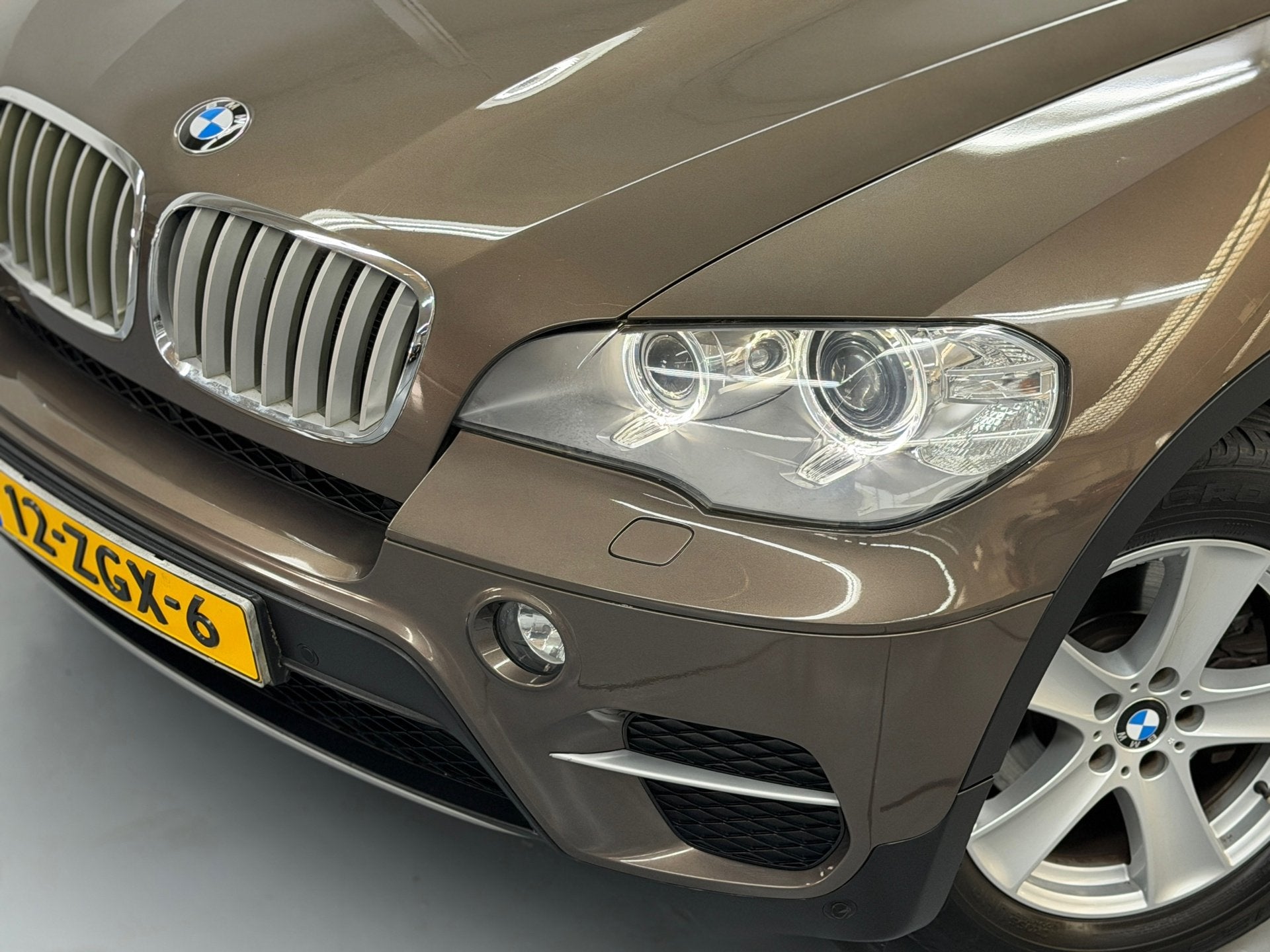 BMW X5 XDrive35i High Executive Pano NAP Lage KM Automaat, Auto's, Gebruikt, X5, Bruin, Xenon verlichting