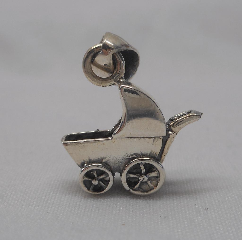 Zilveren hanger kinderwagen nr.1830, Verzenden, Zo goed als nieuw, Zilver, Zilver