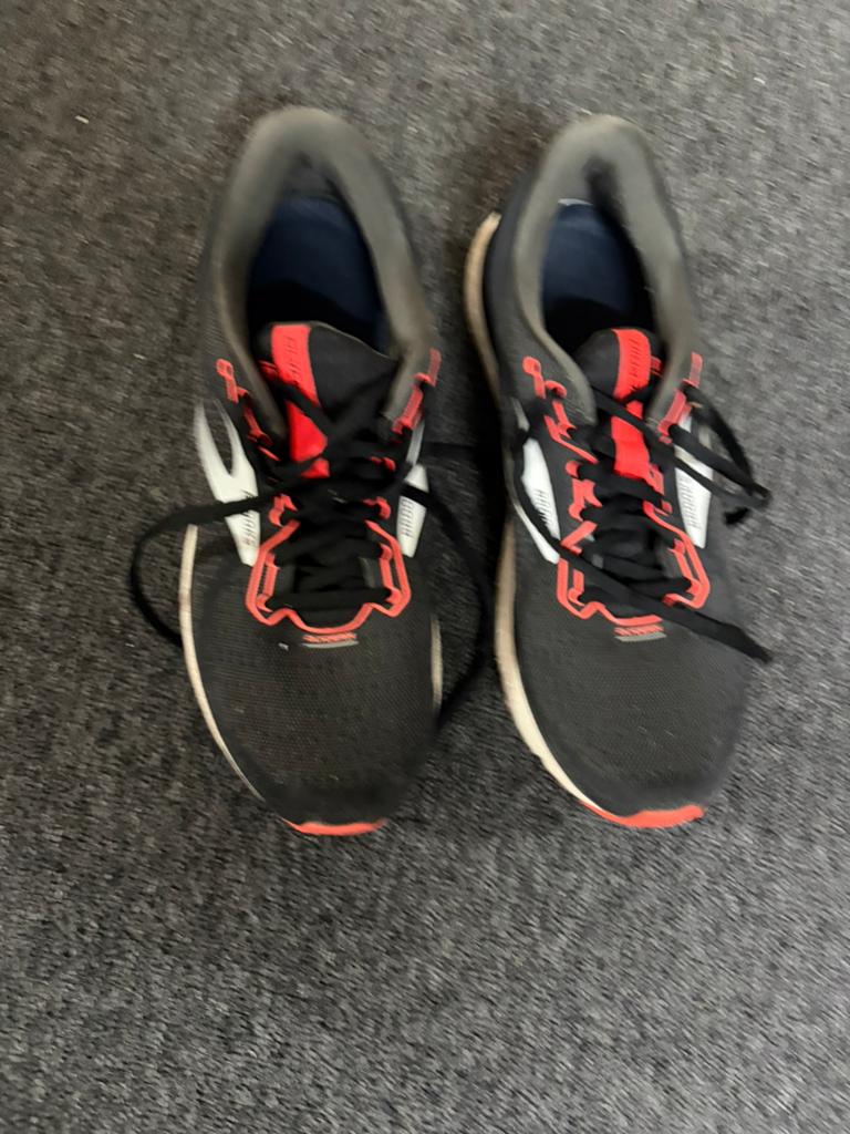 Hardloopschoenen Brooks maat 43, Sport en Fitness, Loopsport en Atletiek, Ophalen of Verzenden, Hardloopschoenen, Overige merken