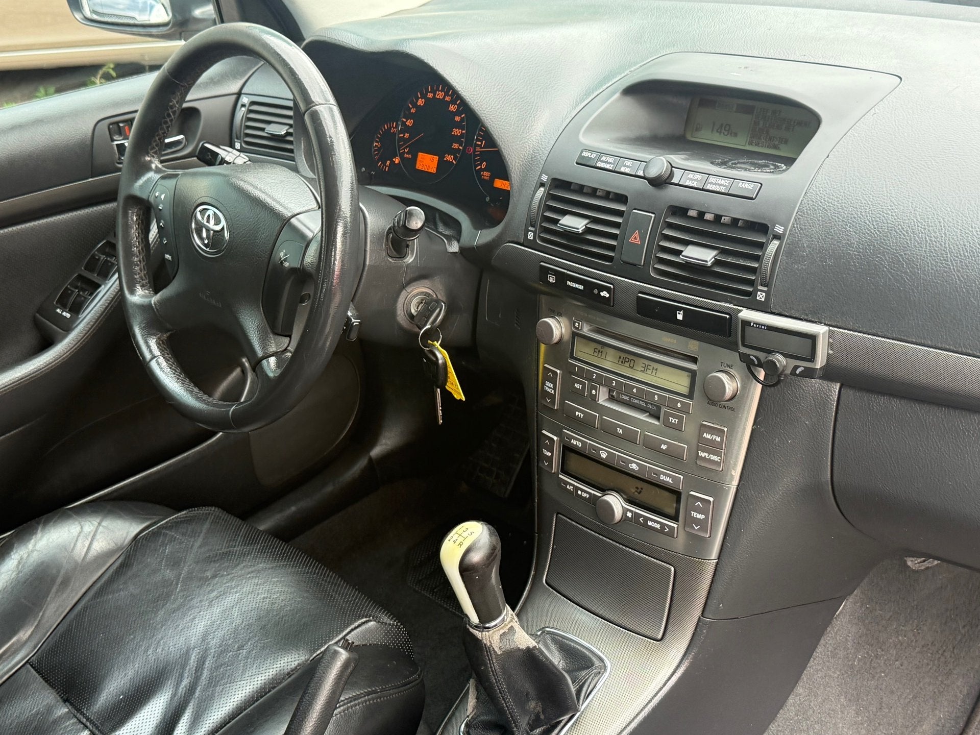 Toyota Avensis Wagon 2.0 VVTi Executive Leder bekleding Airc, Auto's, Voorwielaandrijving, Zwart, 4 cilinders, Handgeschakeld