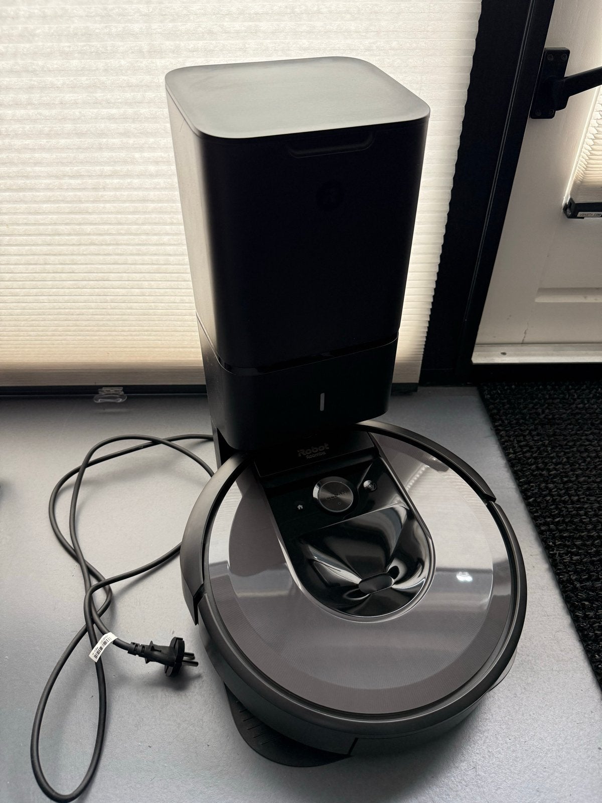 Robotstofzuiger Roomba i7 en i1 en serie 6, Witgoed en Apparatuur, Stofzuigers, Ophalen, Gebruikt, IRobot, Automatisch legen
