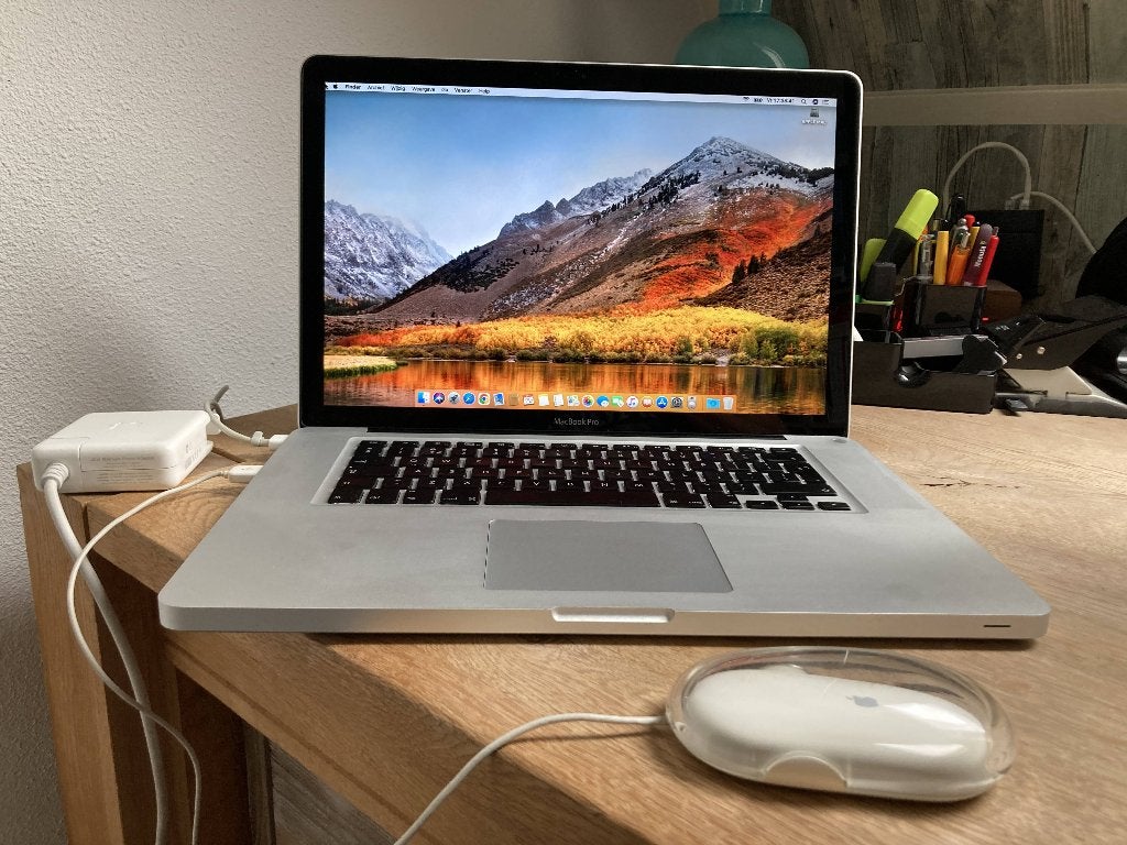 15inch Macbook pro mid 2010 - Model nr A1286, MacBook Pro, Gebruikt, 256 GB, 2 tot 3 Ghz