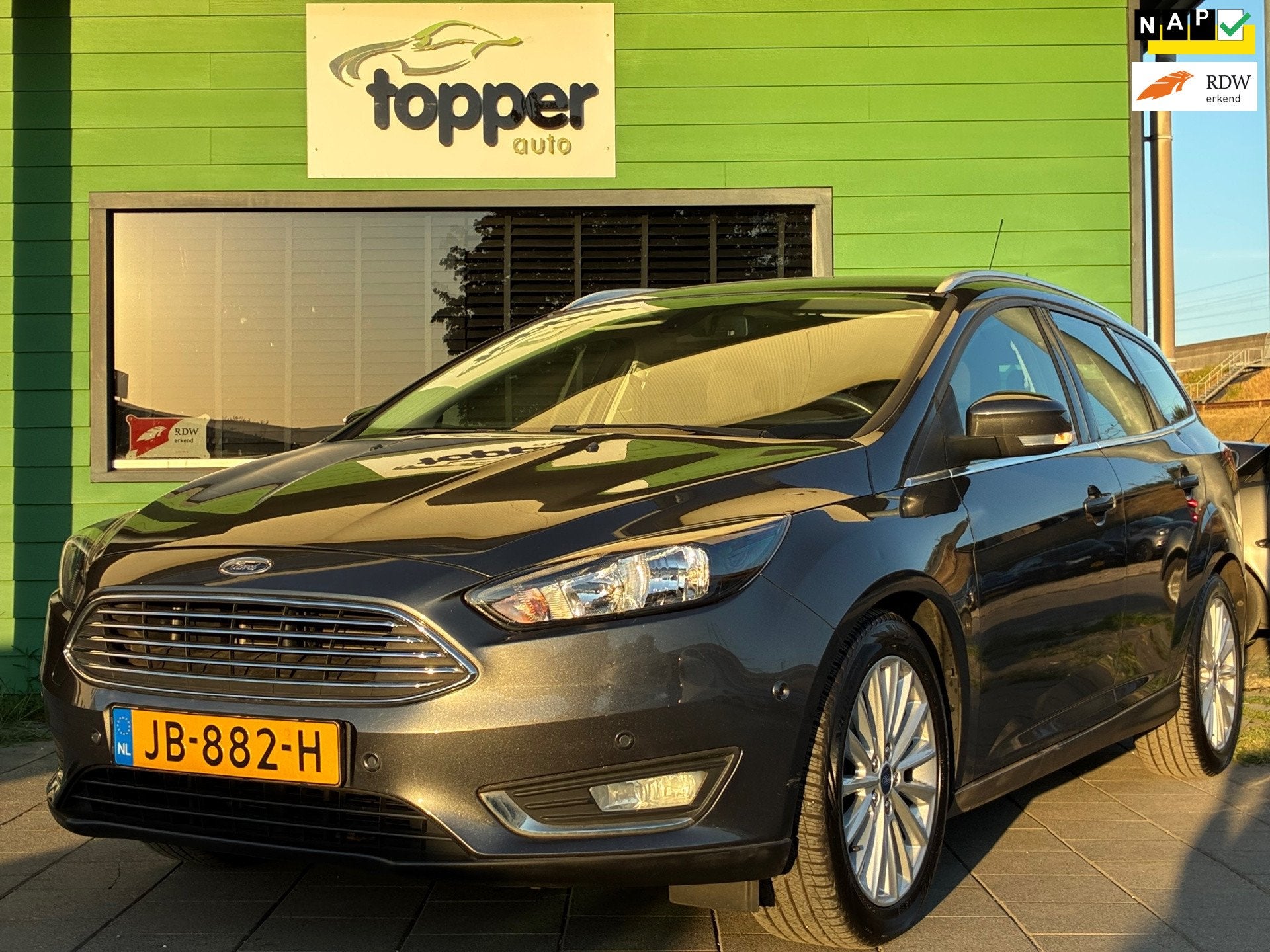 Ford Focus Wagon 1.0 Titanium|2e Eigenaar|Navigatie|CruiseCo, Gebruikt, Euro 6, Origineel Nederlands, Handgeschakeld