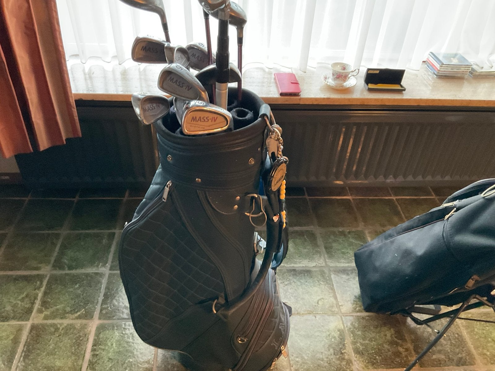 GOLFTAS MASSA-IV  11 CLUBS GOLFHENGEL PUTTER EN DRAAGTAS, Ophalen, Zo goed als nieuw, Tas