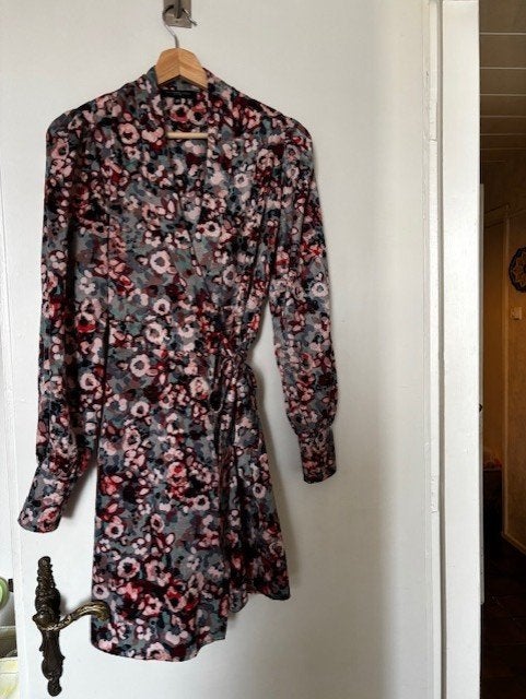 Prachtig overslag jurkje van My Jewellery in maat XS, Kleding | Dames, Ophalen of Verzenden, Nieuw, Maat 34 (XS) of kleiner, Boven de knie