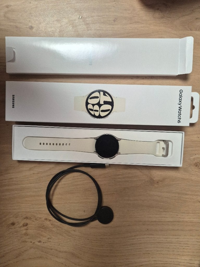Samsung galaxy watch 6, Sieraden, Tassen en Uiterlijk, Smartwatches, Wit, Ophalen of Verzenden, Zo goed als nieuw, Samsung 6