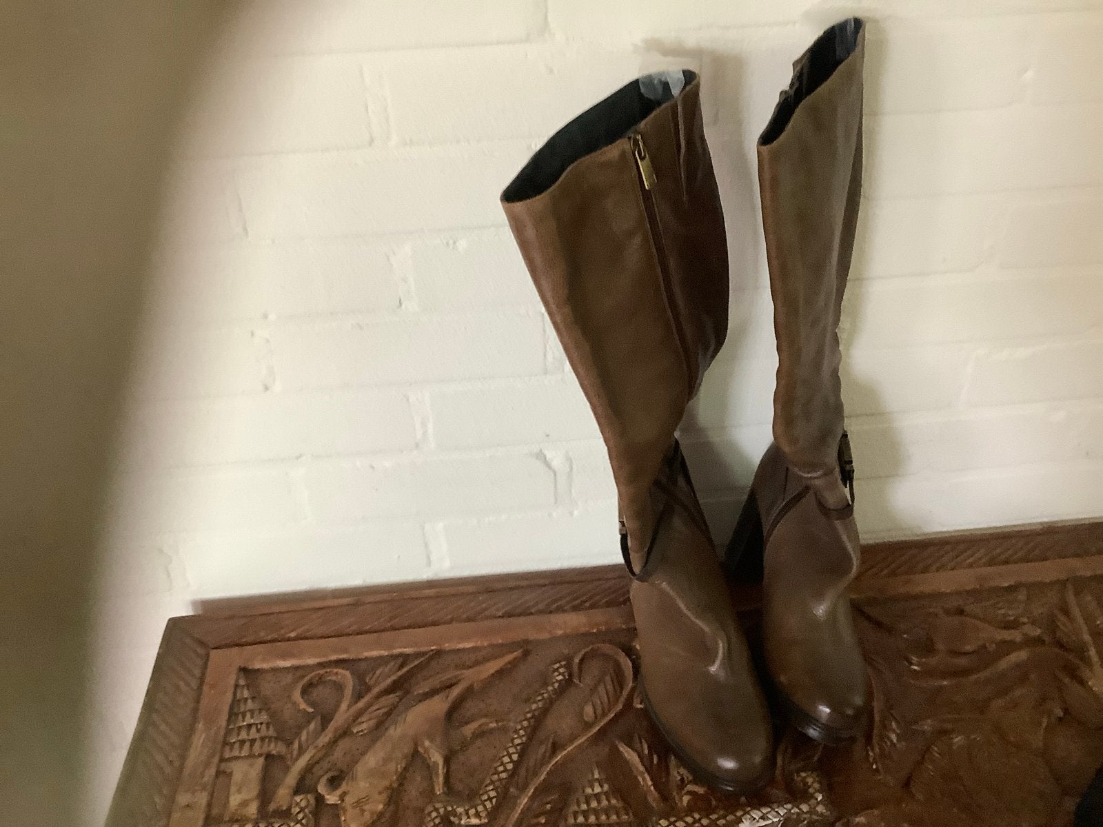 Uggs en tommy hilfiguur , beige- en zwarte laarzen maat 39., Kleding | Dames, Schoenen, Gedragen, Hoge laarzen, Blauw, Ophalen