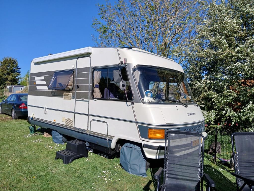 Hymer B 564 (1989) - Peugeot 2.5 diesel - 206.000 km, Caravans en Kamperen, Campers, Particulier, Hymer, Luifel, 5 tot 6 meter