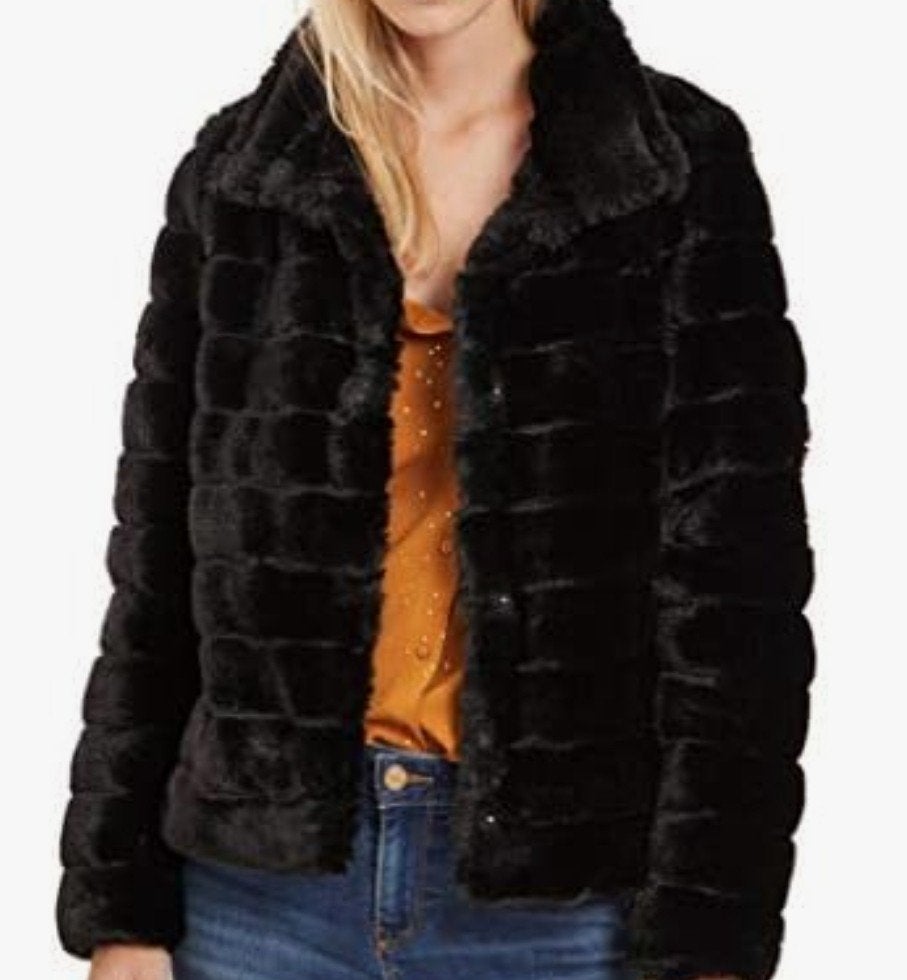 Trendy zwart faux-fur jasje van VILA, mt. 38, als nieuw!, Maat 48/50 (M), Zwart, Vila, Ophalen of Verzenden