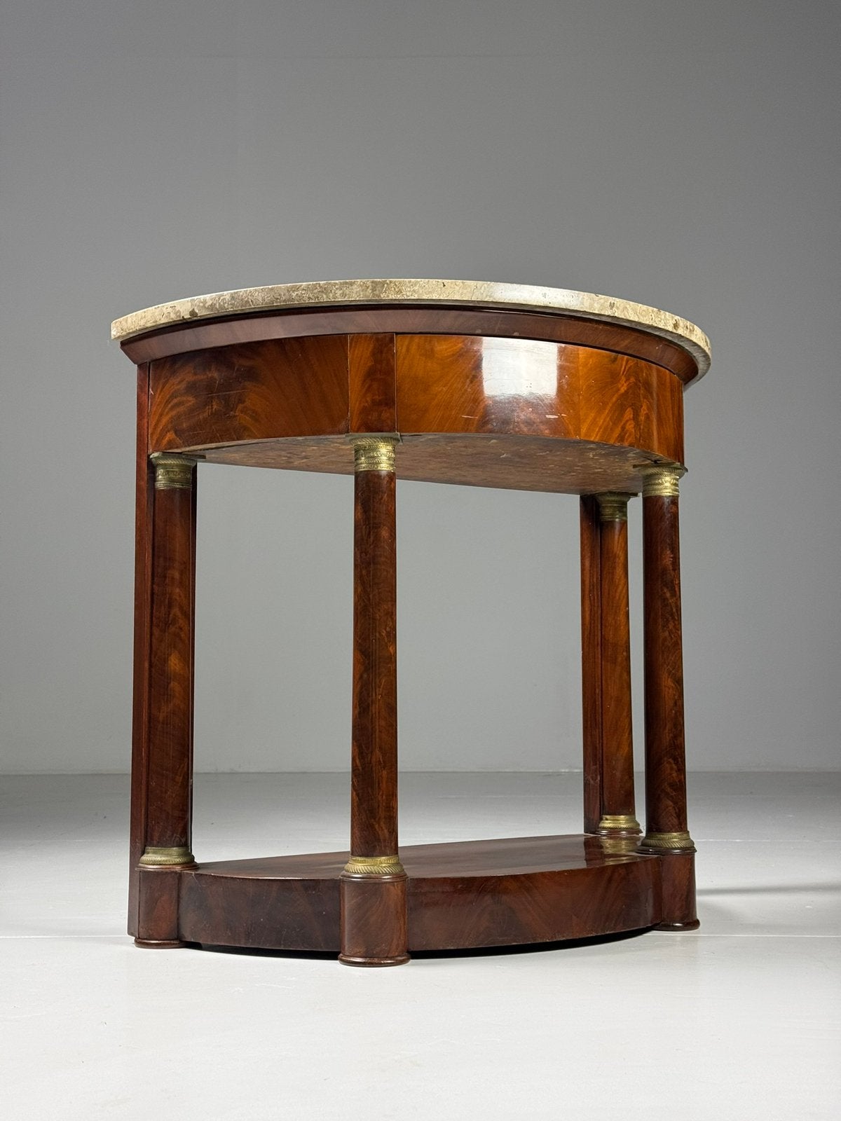 Empire Halve Maan sidetable mahonie