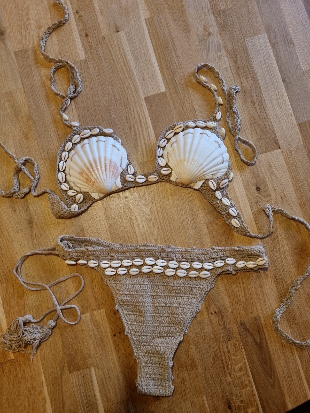 Nieuwe handgemaakte zeemeermin bikini schelpen S/M, Ophalen, Beige, Nieuw, Handgemaakt