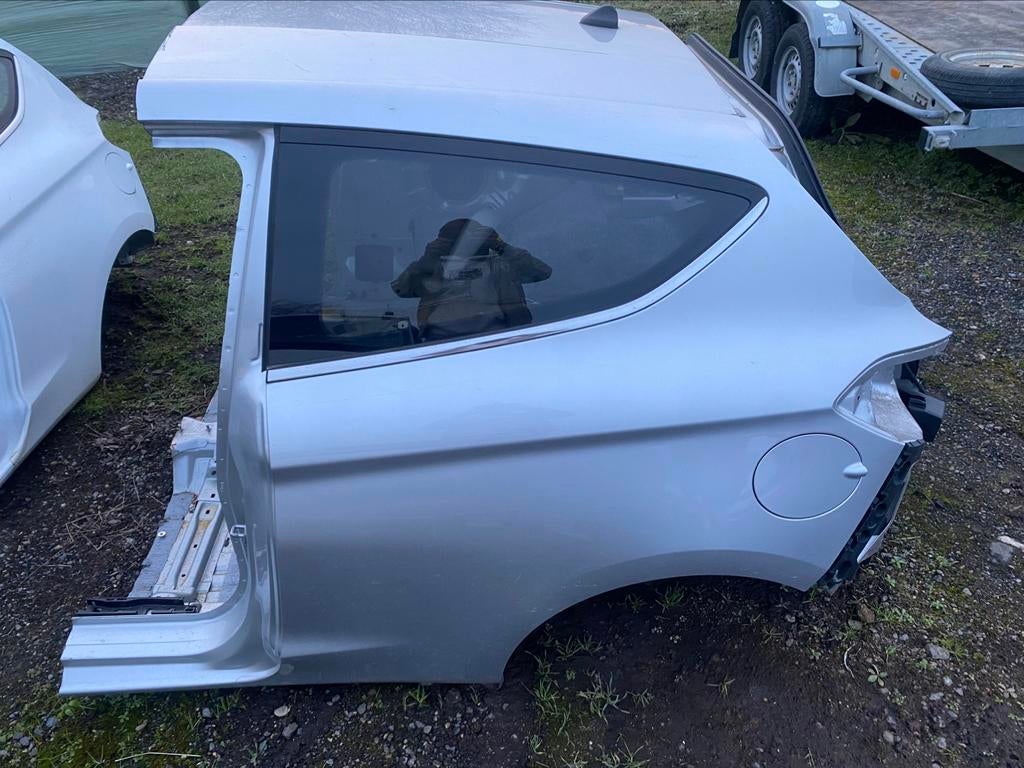 FORD FIESTA MK8 PANEL LH 3 DOOR 2017 / 2024 SILVER, Ophalen, Gebruikt, Ford, Bumper