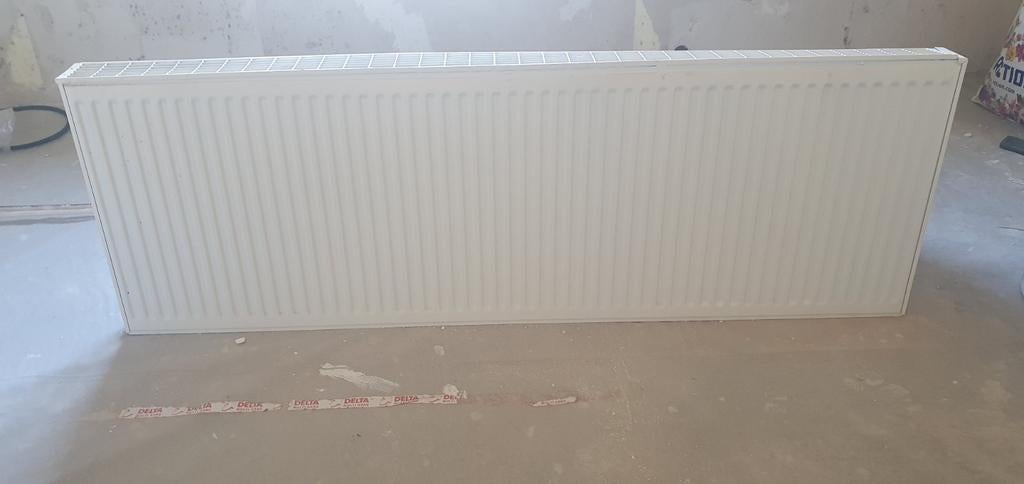 Radson Radiator - Duitse kwaliteit!, Doe-het-zelf en Verbouw, Verwarming en Radiatoren, Gebruikt, Radiator, 800 watt of meer, 30 tot 80 cm
