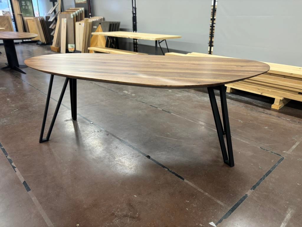 Walnoten tafel kiezelvormig 240x110cm, Huis en Inrichting, Tafels | Eettafels, Ophalen, Nieuw, 50 tot 100 cm, Vijf personen of meer