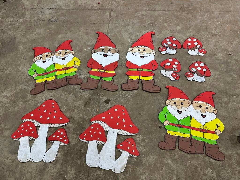 Tuin kabouters en paddestoelen set hout carnaval, Ophalen of Verzenden, Zo goed als nieuw