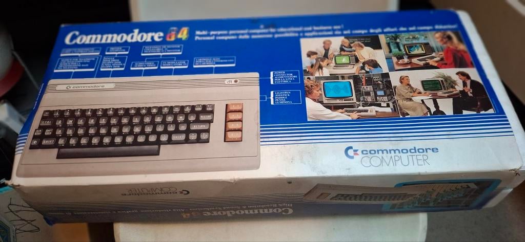 Commodore 64 .  Met data recorder evt cassettes., Ophalen of Verzenden