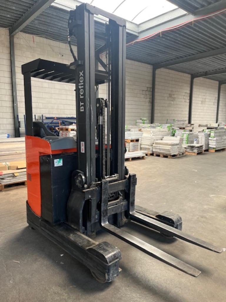 Toyota TXH6300 Reachtruck met accu 88%. Wegens overcompleet, Zakelijke goederen, Machines en Bouw | Heftrucks en Intern transport