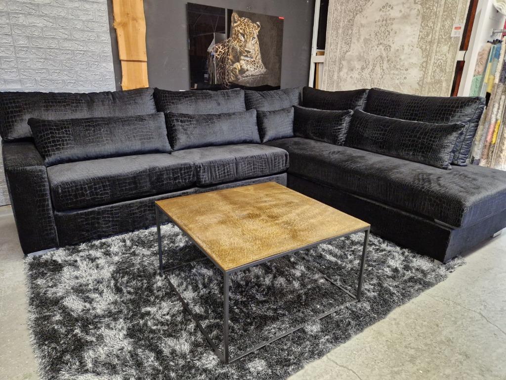 Voorraad | Taupe croco hoekbank lounge | Showroom Utrecht, Huis en Inrichting, Ophalen, Hoekbank, Stof, Croco, Eric Kuster, Modern, Velvet