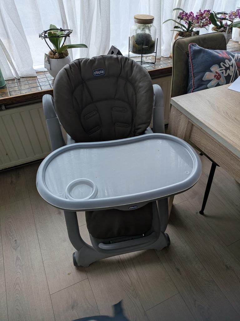 Chicco Kinderstoel - Comfortabel en praktisch!, Ophalen, Gebruikt, Meegroeistoel, Gordel(s)