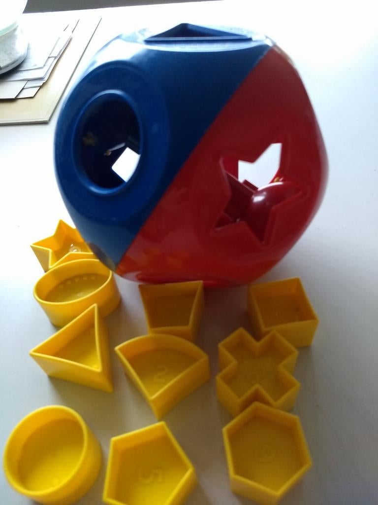 Vormen stoof vormen bal Tupperware, Kinderen en Baby's, Speelgoed | Educatief en Creatief, Ophalen of Verzenden, Zo goed als nieuw