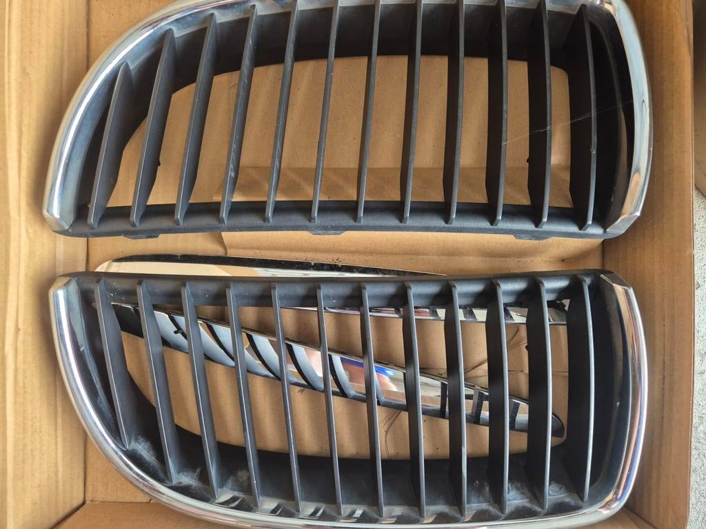 BMW E46 Nier Grill Set nieuw in de doos, Auto-onderdelen, Carrosserie en Plaatwerk, Ophalen of Verzenden, Bumper, BMW, Nieuw